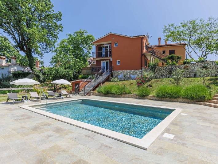 Ferienwohnung für 4 Personen, mit Terrasse und Garten