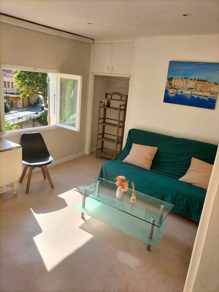 Geheel appartement, Appartement 'Maison Du Pigeonnier' met bergzicht, wifi en airconditioning in Tourrettes-sur-Loup, Middellandse Zeekust (Frankrijk)