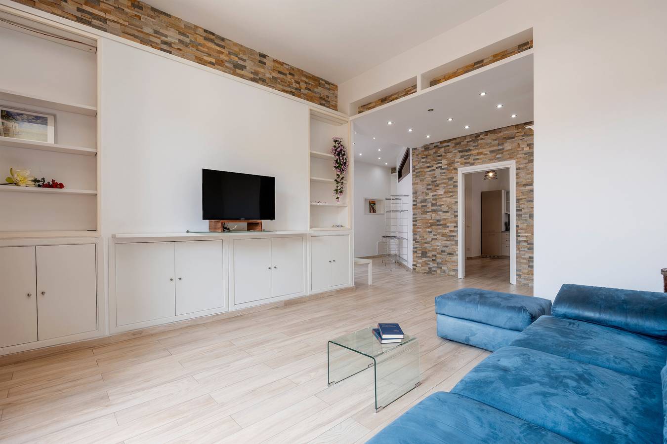 Ολόκληρο το διαμέρισμα, Apartment 'Fb House' with Balcony, Wi-Fi and Air Conditioning in Palermo, Παλέρμο