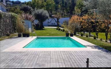 Casa rural para 15 personas, con piscina y jardín en Póvoa de Lanhoso