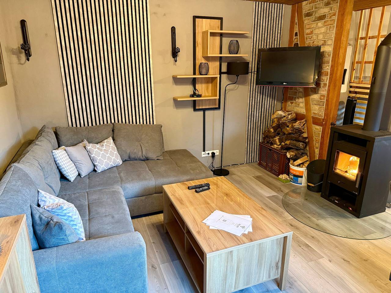 Ferienhaus 'Alte Schmiede' mit privater Terrasse und Wlan in Melzow, Warnitz
