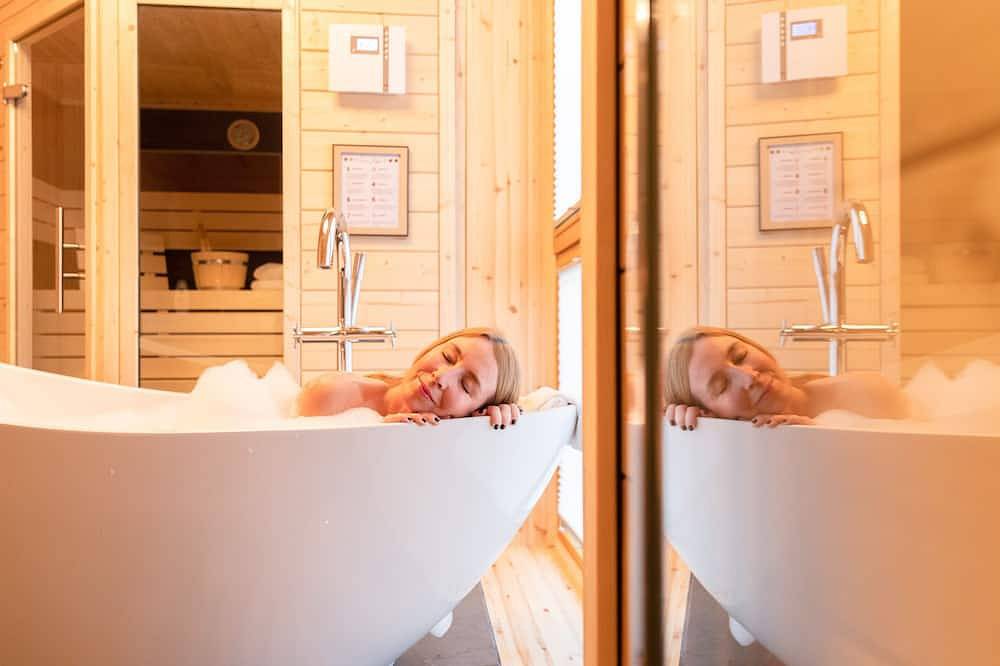 Nature and luxury in the Volcanic Eifel for the whole family (including pets) in Daun, Vulkaan-Eifel