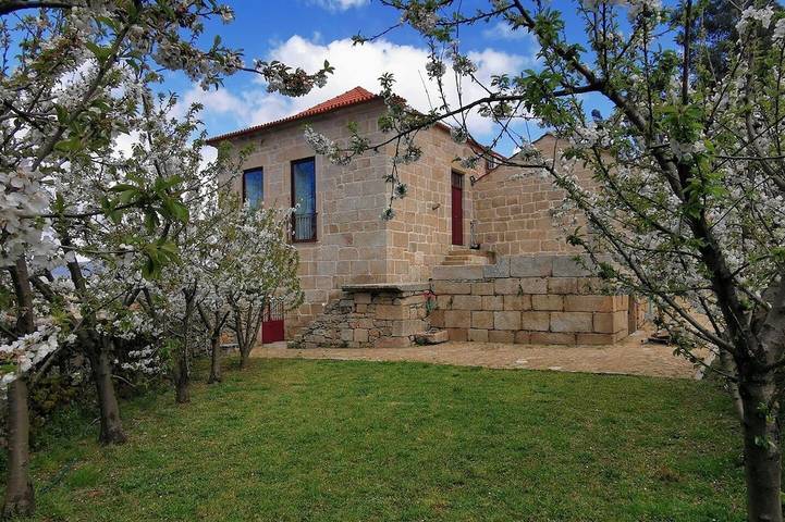 Gîte pour 4 personnes, avec jardin, animaux acceptés dans Sernancelhe