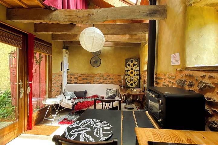 Gîte pour 2 personnes, avec terrasse et jardin