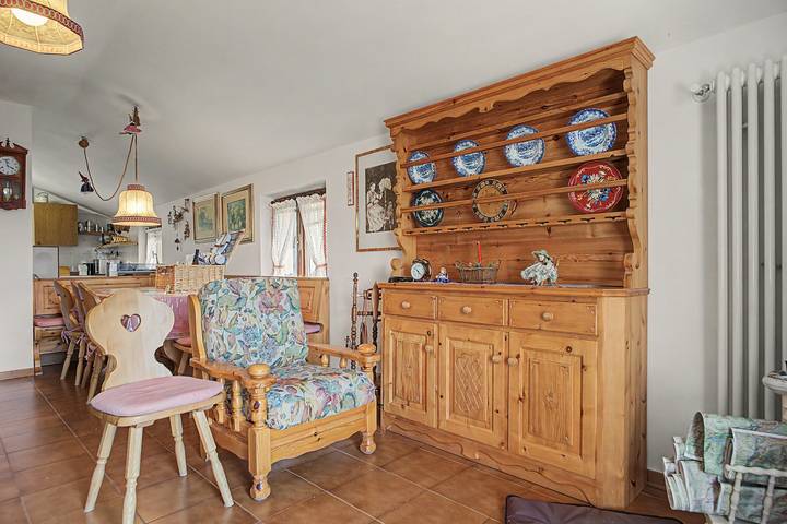 Entire apartment, 'Il Rifugio del Brunone' Apartment with Mountain View, Balcony and Wi-Fi in Valda, Altavalle