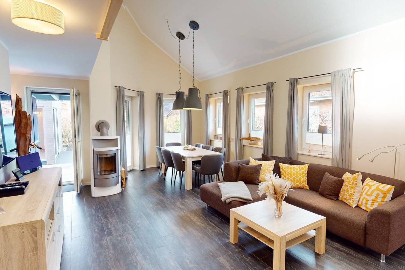 Luxuriöses Haus für 6-8 Personen und Hund mit Sauna, Kamin, Garten und Spielgerüst in Südstrand Pelzerhaken, Ostholstein