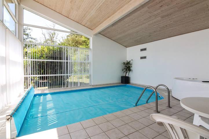 Ferienhaus für 8 Personen, mit Whirlpool und Terrasse sowie Garten und Sauna auf Falster
