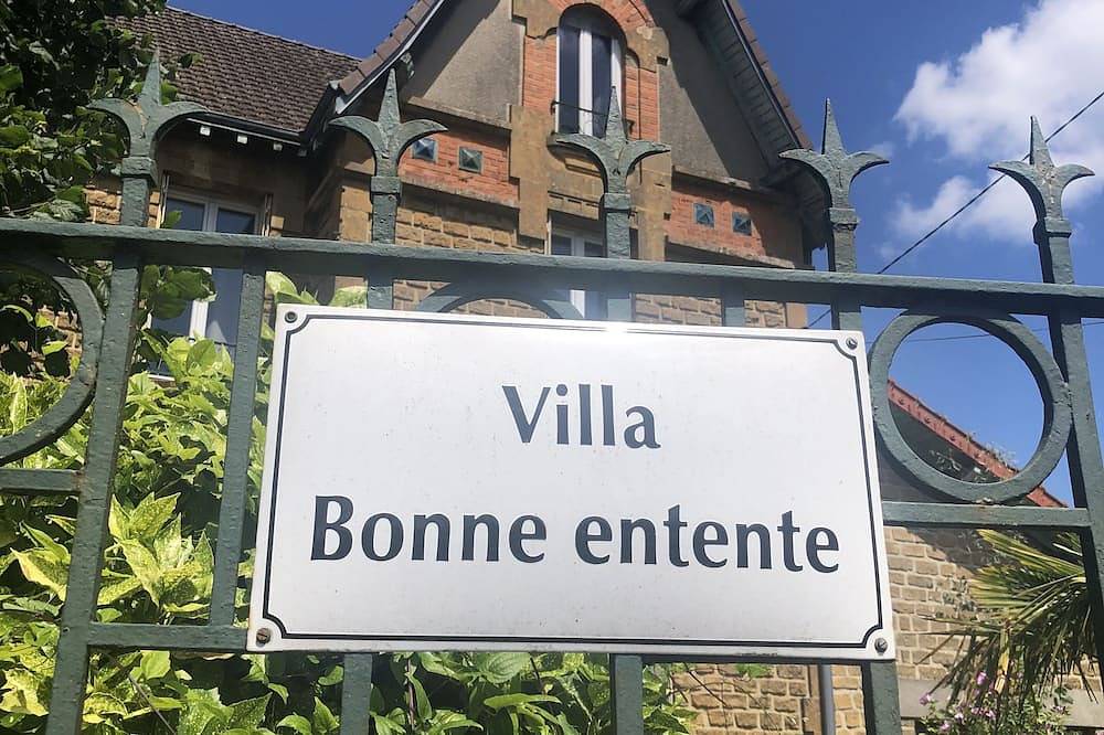 Villa bonne entente en Ardenne avec Escape game. Château fort🏰. Nature et vélo. in Donchery, Ardennes