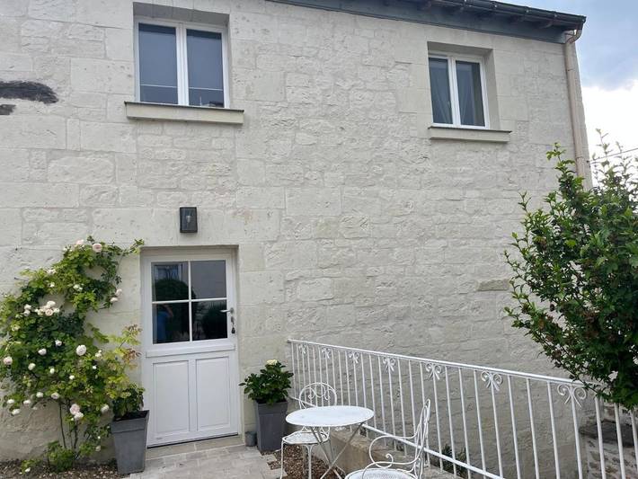 Location de vacances pour 4 personnes, avec piscine et terrasse à Chacé