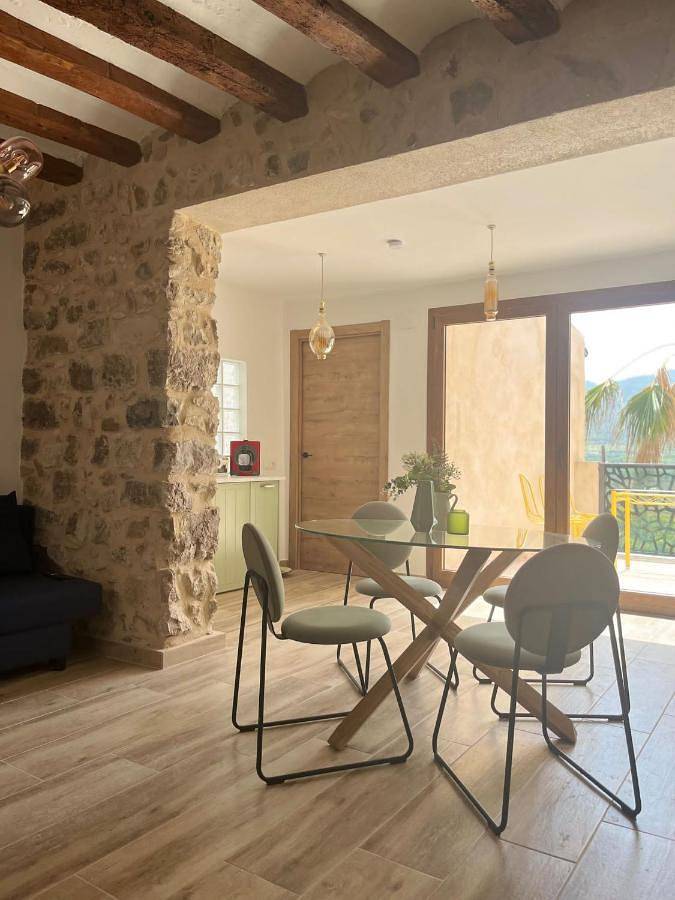 Casa rural para 8 personas, con Balcón y Terraza además de Jardín y Piscina en Terra Alta