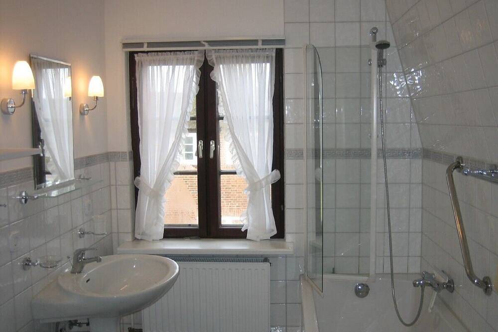 Freistehendes Haus-  Urlaub auf 2 Etagen -  130 Meter bis zum Strand in Westerland, Sylt (Gemeinde)