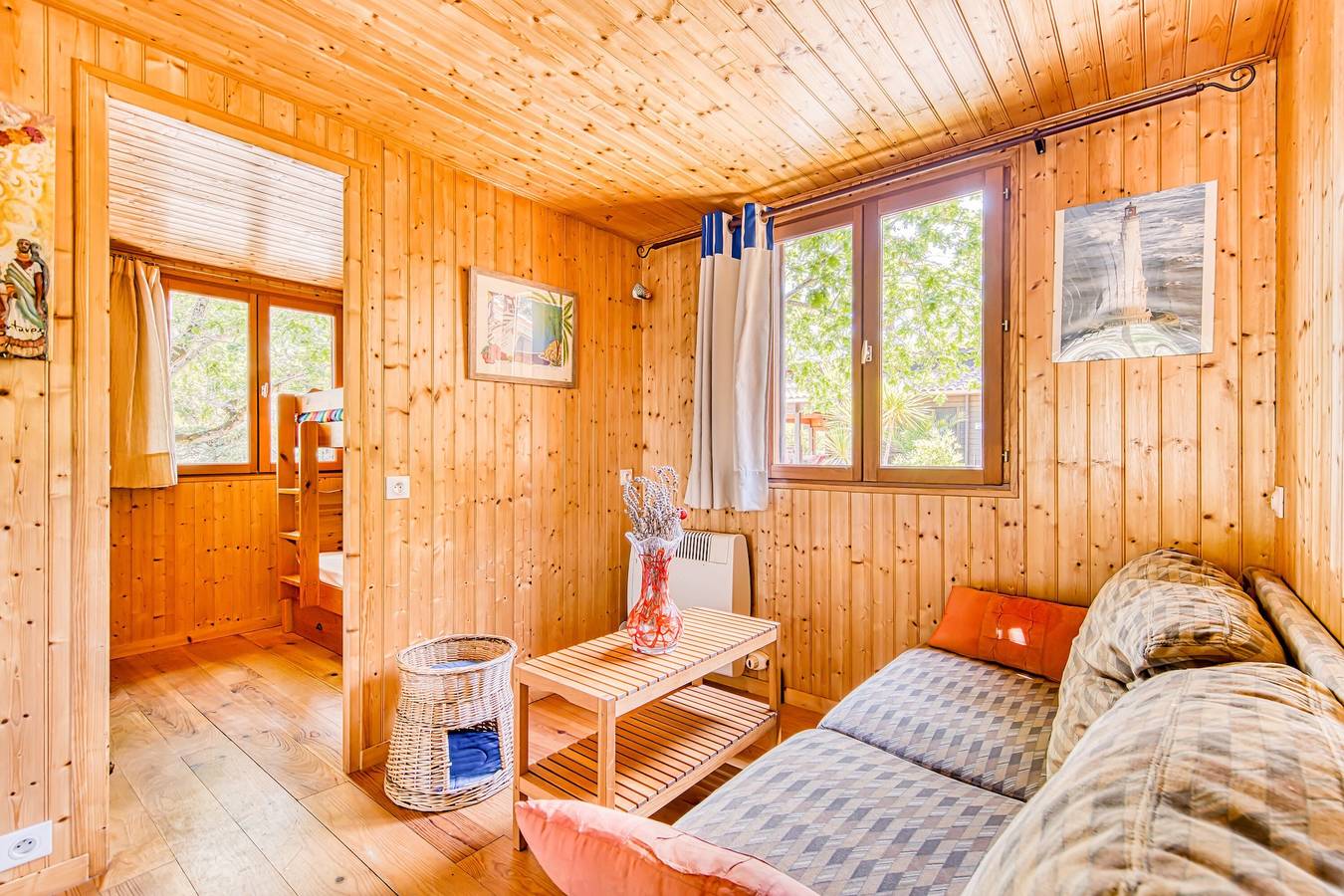 Californie 48 – Relaxation in Pine Forest with Shared Pool, Terrace & Natural Setting in Montalivet in Vendays-Montalivet, Lesparre-Médoc region