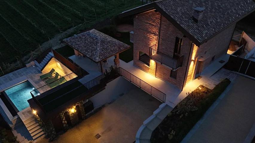 Location de vacances pour 7 personnes, avec jardin ainsi que vue et piscine à San Damiano d'Asti - 3