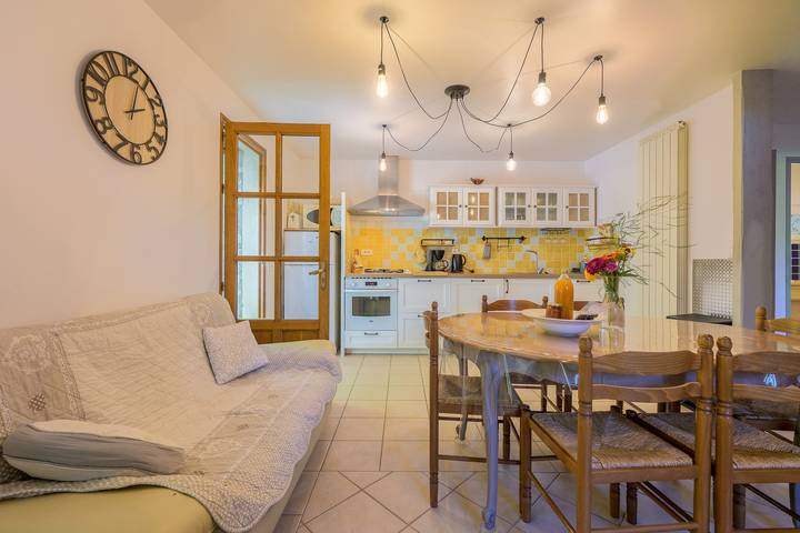 Casa "Le Vieil Olivier" com vista montanha, piscina partilhada e Wi-Fi in Sahune, Nyons (Região)