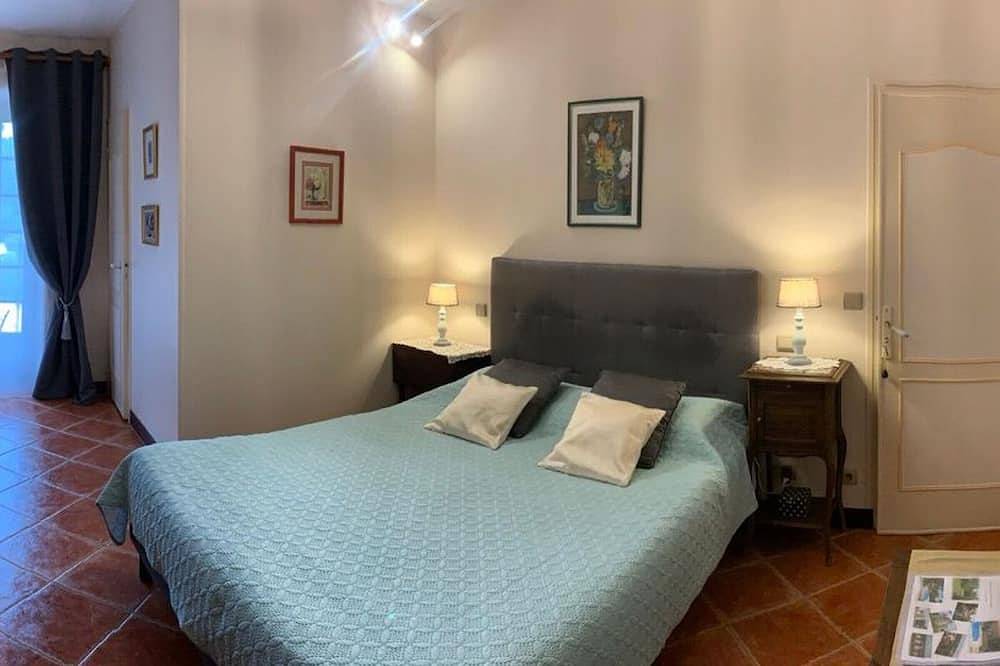 Chambre Jasmin avec piscine et parking au cœur des Châteaux de la Loire in Tavers, Vallée de la Loire