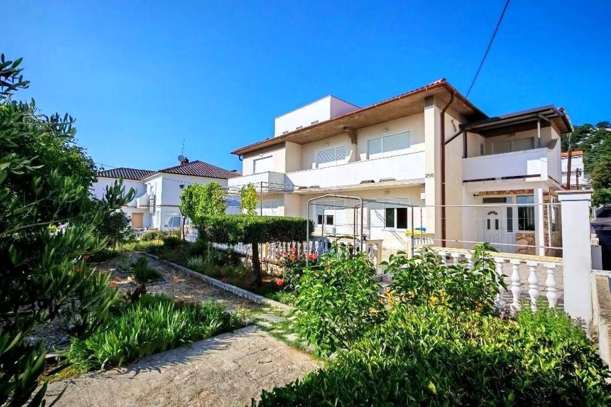 Ganze Wohnung, 2-Zimmer-Ferienwohnung mit Balkon Barbat, Rab A-27424-a in Barbat na Rabu, Rab