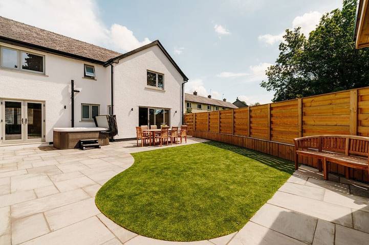 Holiday rental for 6 people, with garden and hot tub, with pets in Windermere