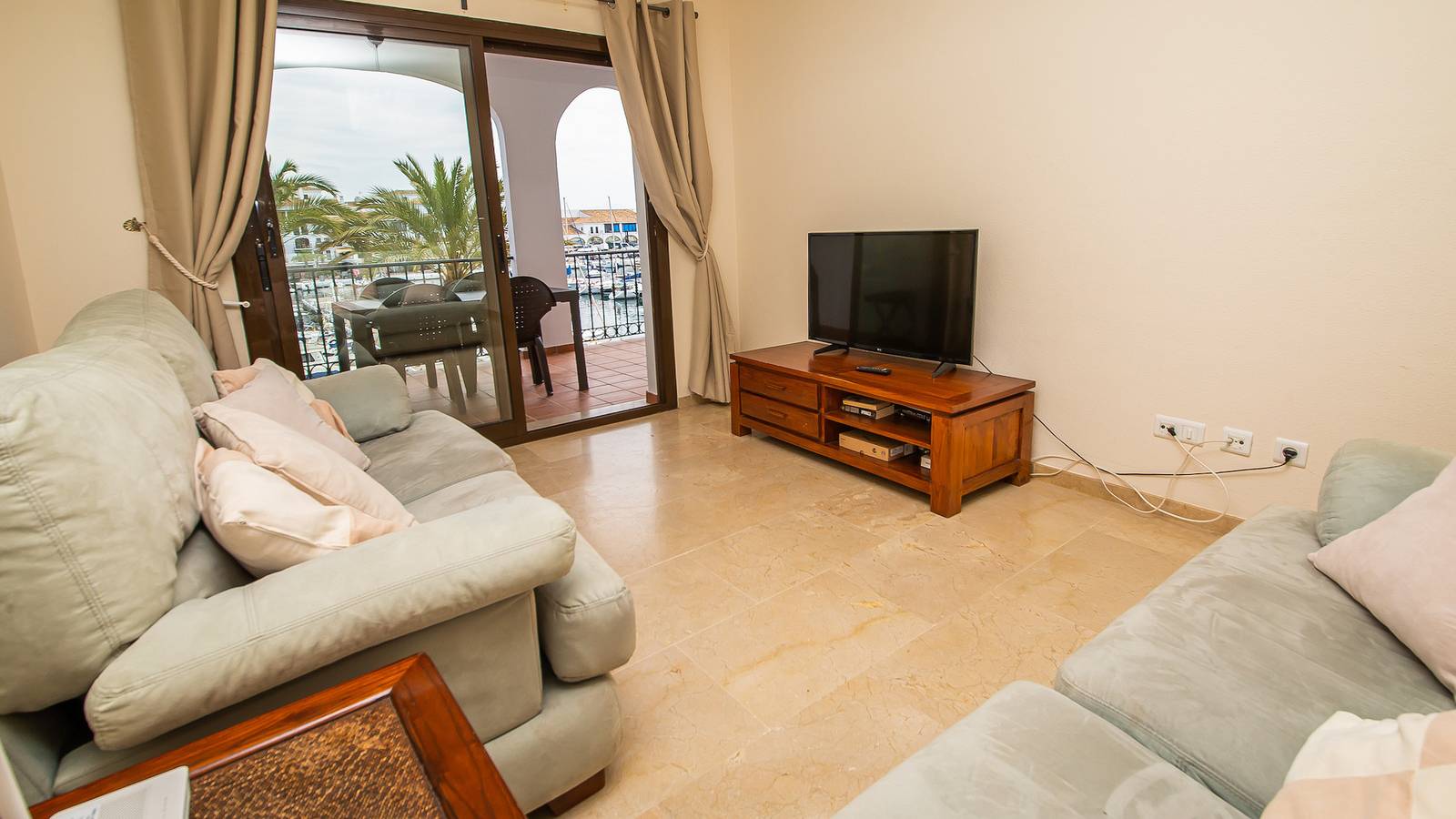 Entire apartment, Marina Real 124 in Puerto de la Duquesa, Manilva