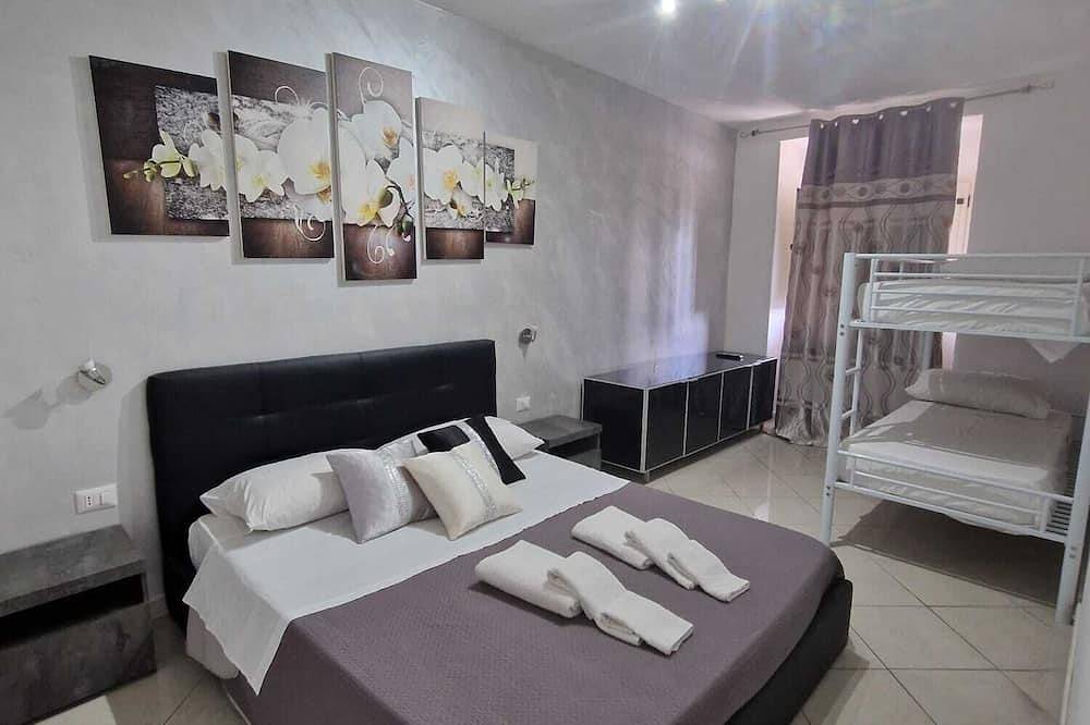 Appartement entier, Appartement-Classique-Salle de bain privée-Vue sur la cour in Pompei, Parc national du Vésuve