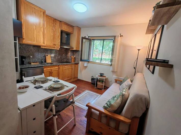 Apartamento para 2 personas, con piscina y jardín en Pla de l'Ermita