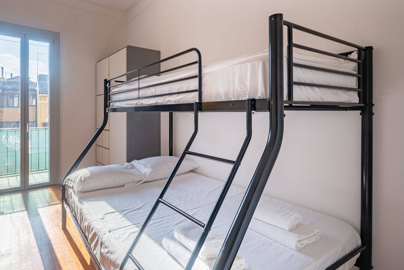 Apartamento entero, Guesthost - Lovely Apartment in Parma! in Oltretorrente (Parma), Parma