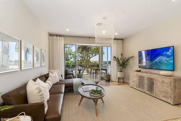 Ferienhaus für 8 Personen, mit Terrasse und Pool sowie Ausblick - 1