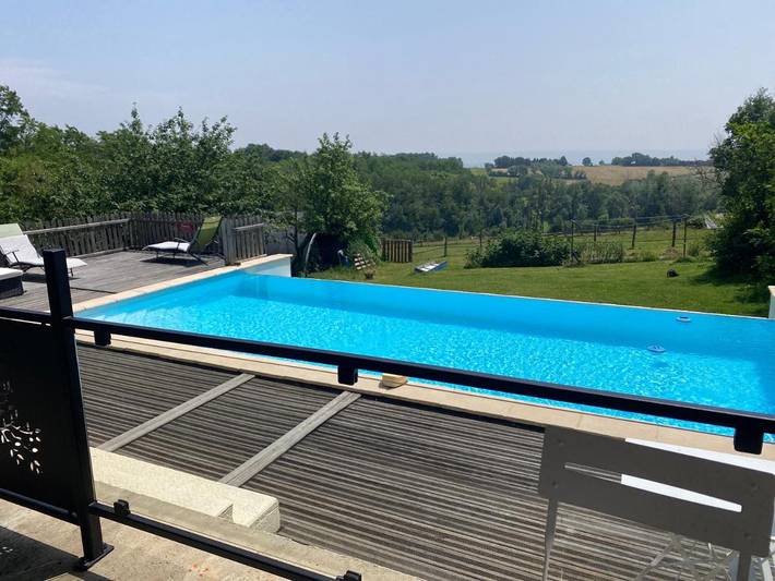 Chambre d’hôte pour 5 personnes, avec piscine ainsi que vue et jardin dans l' Isère - 3