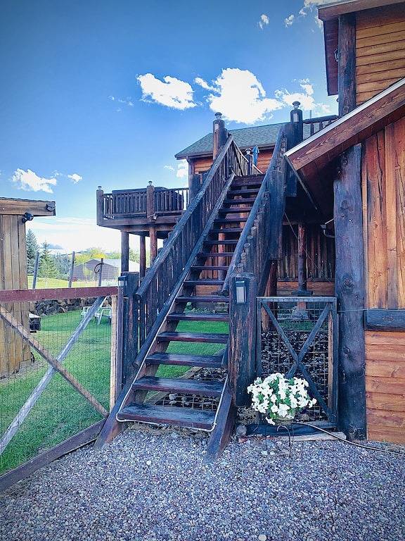 Ganze Wohnung, Flathead Lake Shabby Chic w/ Hot Tub! in Flathead Nationalwald