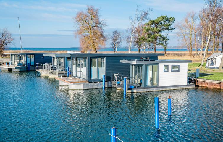 Hausboot für 4 Personen, mit Terrasse an der Ostsee