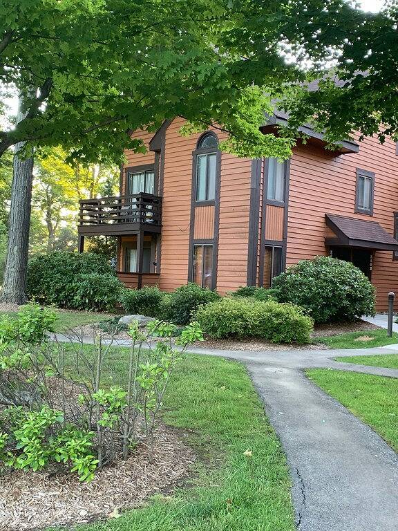 Vacation rental for 10 people, with hot tub and pool as well as terrace in Seven Springs