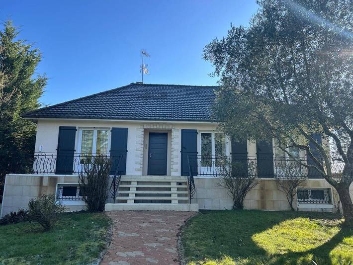 Maison d’hôte pour 6 personnes, avec piscine ainsi que terrasse et jardin