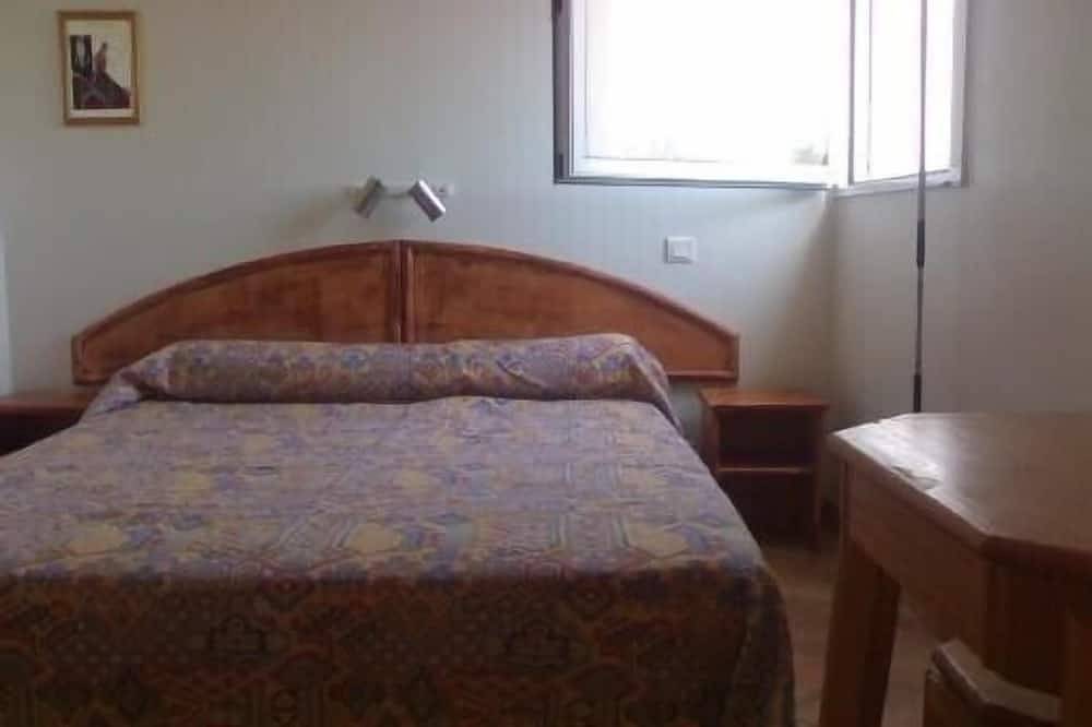 Freistehendes Haus mit Pool 900 m vom Meer in Folelli, Penta-di-Casinca