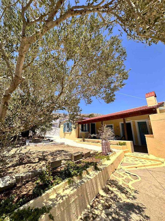 Villa für 5 Personen, mit Garten und Terrasse sowie Ausblick, mit Haustier auf Karpathos