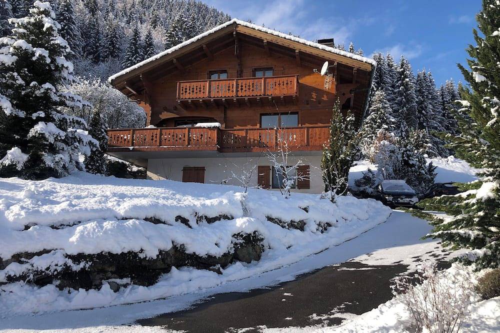 Chalet with open, soothing views, 5 mns from Morzine, ideal for families in La Côte-d'Arbroz, Les Portes du Soleil
