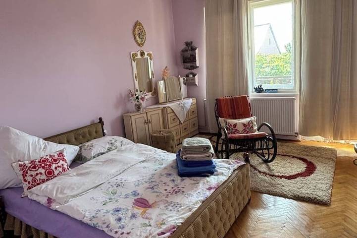 Your entire floor with 3 bedrooms, private bathroom. Near Lake Balaton and Hévíz in Vonyarcvashegy, Balaton Hochland Nationalpark