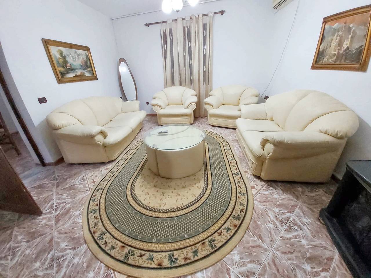 Geräumiges Haus in Berat mit sicherem Parkplatz. in Albanien