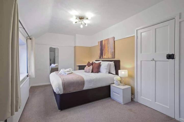 Stylish 3-Bed Countryside House | Peace & Privacy in Buckinghamshire