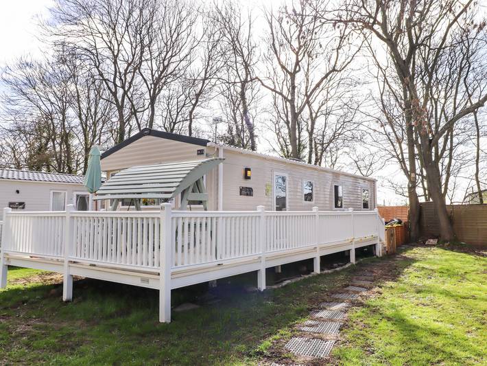 Glamping for 6 people, with pool and garden in Northumberland
