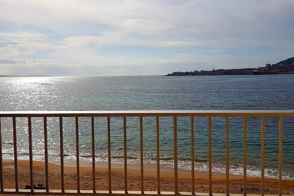 Entire apartment, Studio 2/4 waterfront Ajaccio. in Ajaccio, Ajaccio region