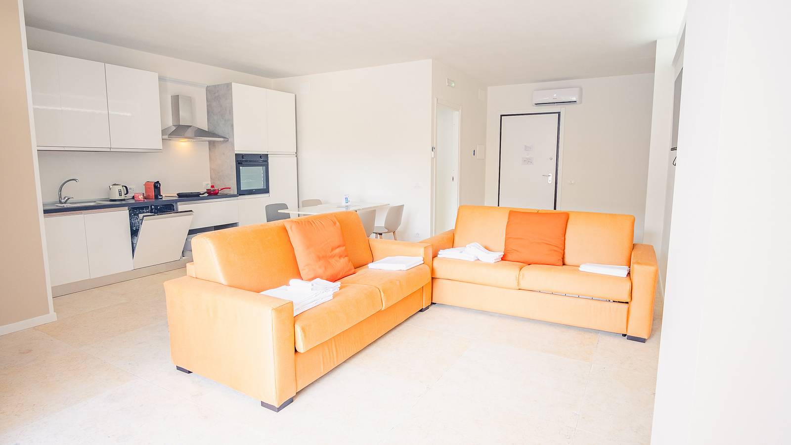 Ganze Wohnung, Ferienwohnung für 4 Personen mit Garten in Rivoltella del Garda, Desenzano del Garda