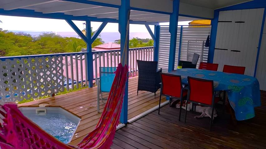 Location de vacances pour 5 personnes, avec terrasse ainsi que jacuzzi et jardin à Bouillante - 2