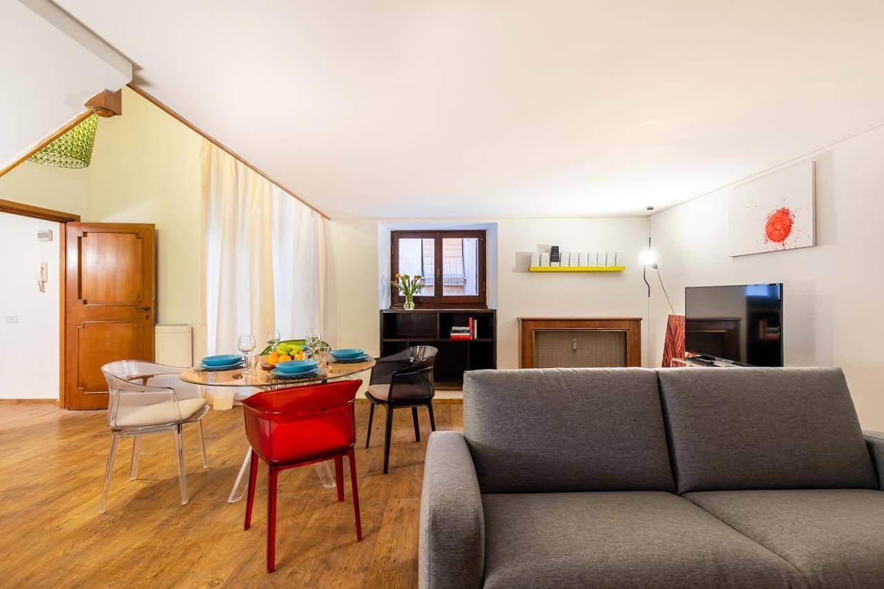 Appartamento intero, Rotonda 23 - Loft in Pantheon in Centro di Roma, Roma