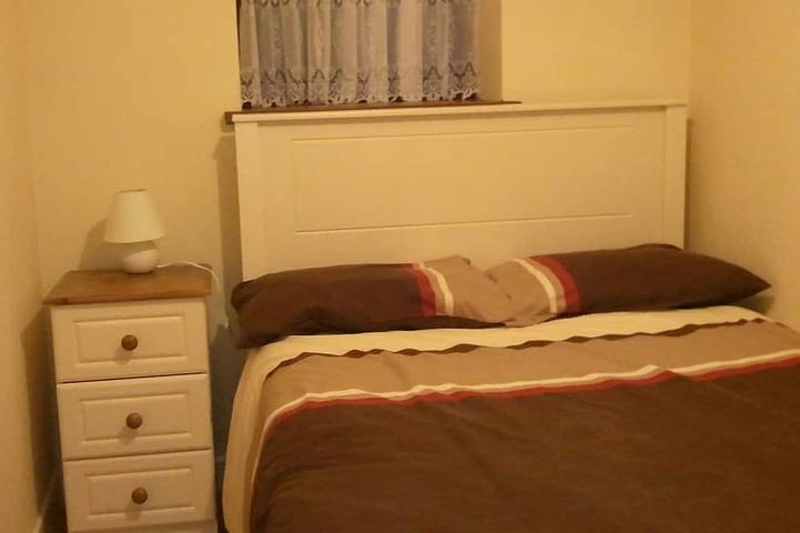 Secluded Cottage on 2 acres near Galway sleeps 5 in Kilcoona Electoral Division, Comté de Galway
