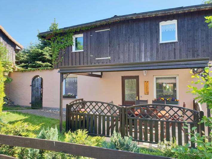 Ferienhaus für 4 Personen, mit Terrasse und Garten