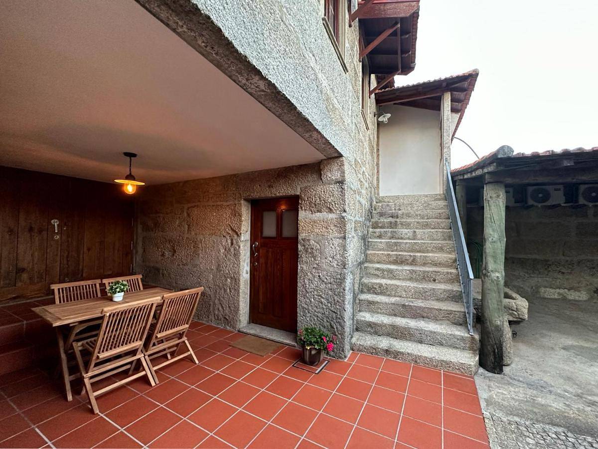 Two-Bedroom House in Duas Igrejas (Porto), Distrito do Porto