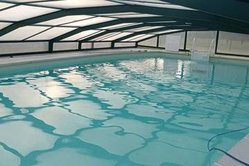 Gîte pour 10 personnes, avec jardin et piscine, animaux acceptés à Le Guédeniau