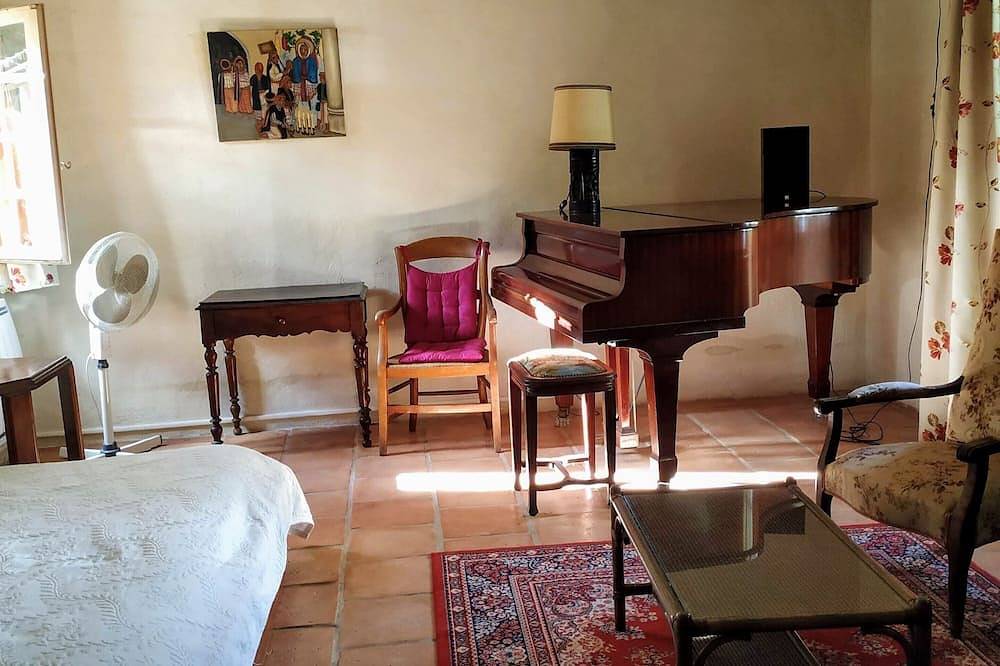 Les Garris maison avec piscine in Creysse, Périgord Pourpre