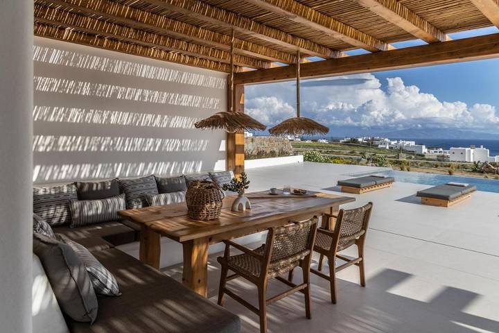 Location de vacances pour 6 personnes, avec vue ainsi que jardin et piscine, animaux acceptés dans Kalafatis - 2