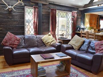 Log Cabin for 6 People in New Forest National Park, South East England, Photo 1