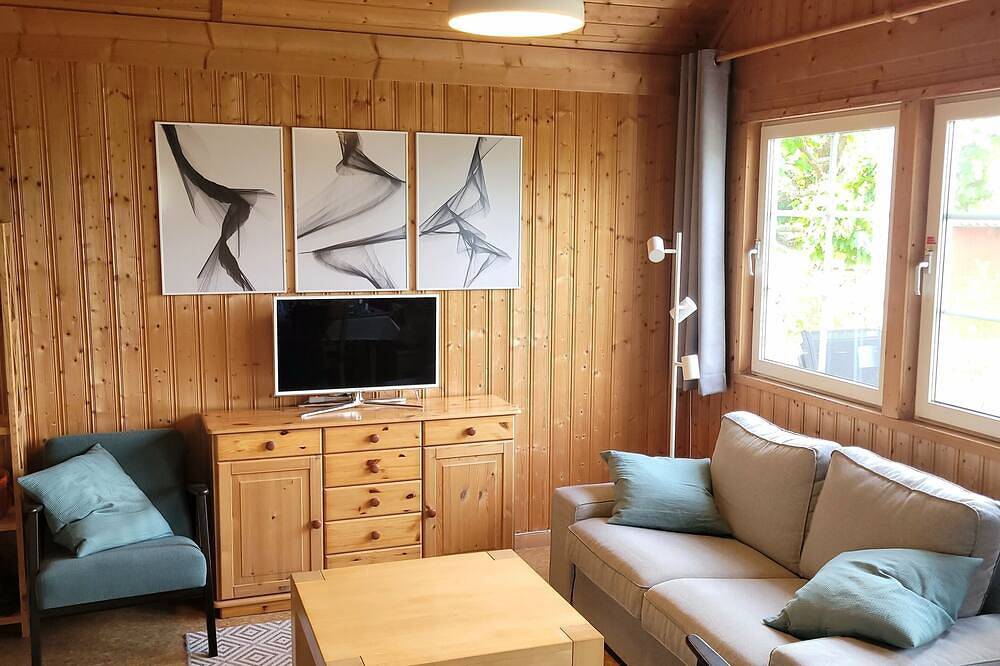 Gemütliches Haus am Useriner See - Eingang Müritz-Nationalpark in Userin, Mecklenburg-Strelitz